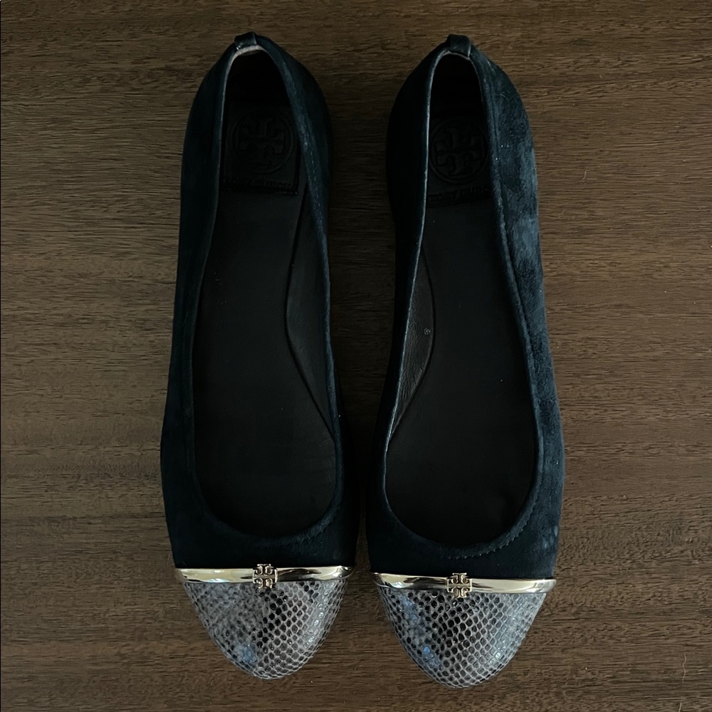 Tory Burch Black Flats with Logo and Snakeskin Detail
